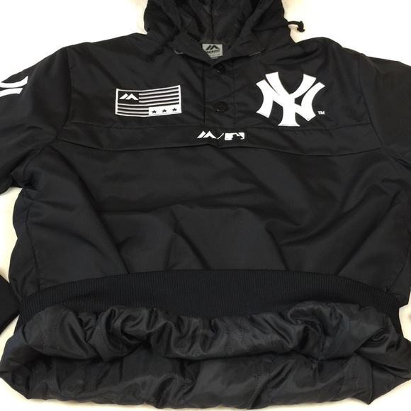 NEWYankees Black Hooded Quilt Overhead Windbreaker - Picture 5 of 8